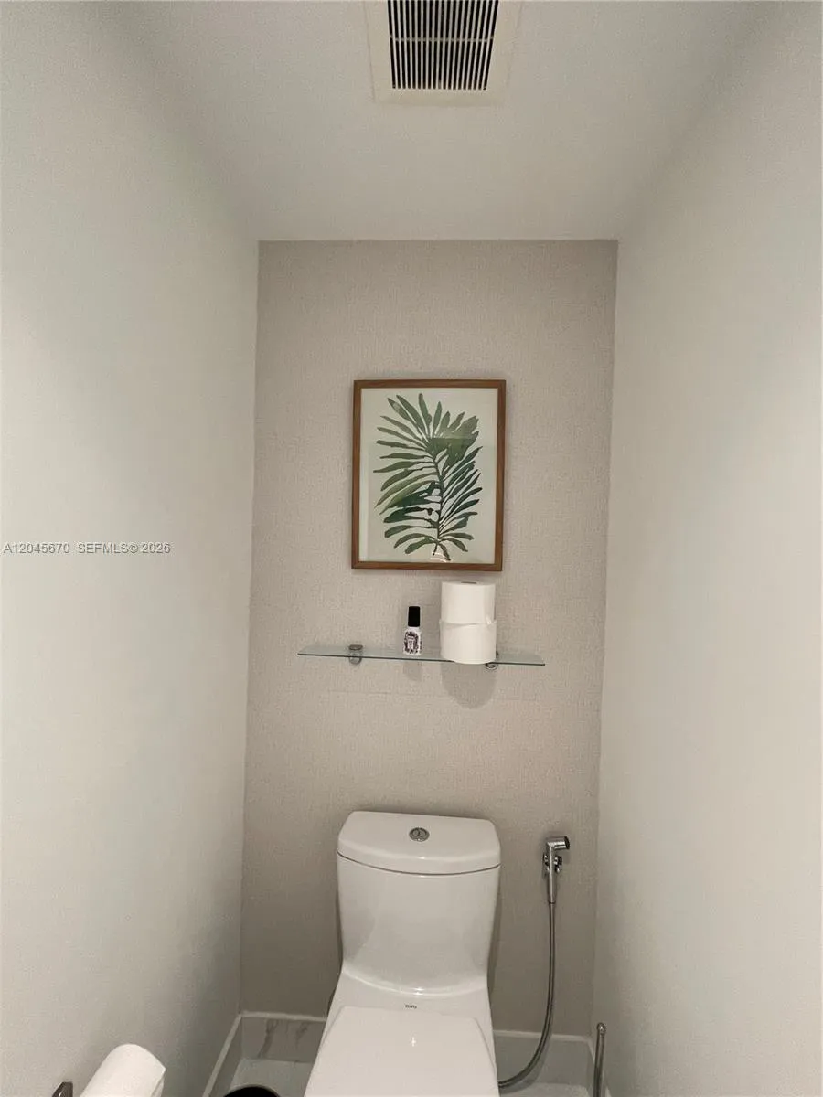 16385 Biscayne Blvd #2601 +2 PARKINGS North Miami Beach, FL 33160
