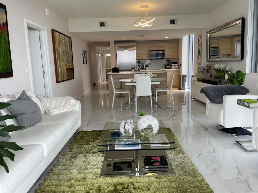 16385 Biscayne Blvd #2601 +2 PARKINGS North Miami Beach, FL 33160