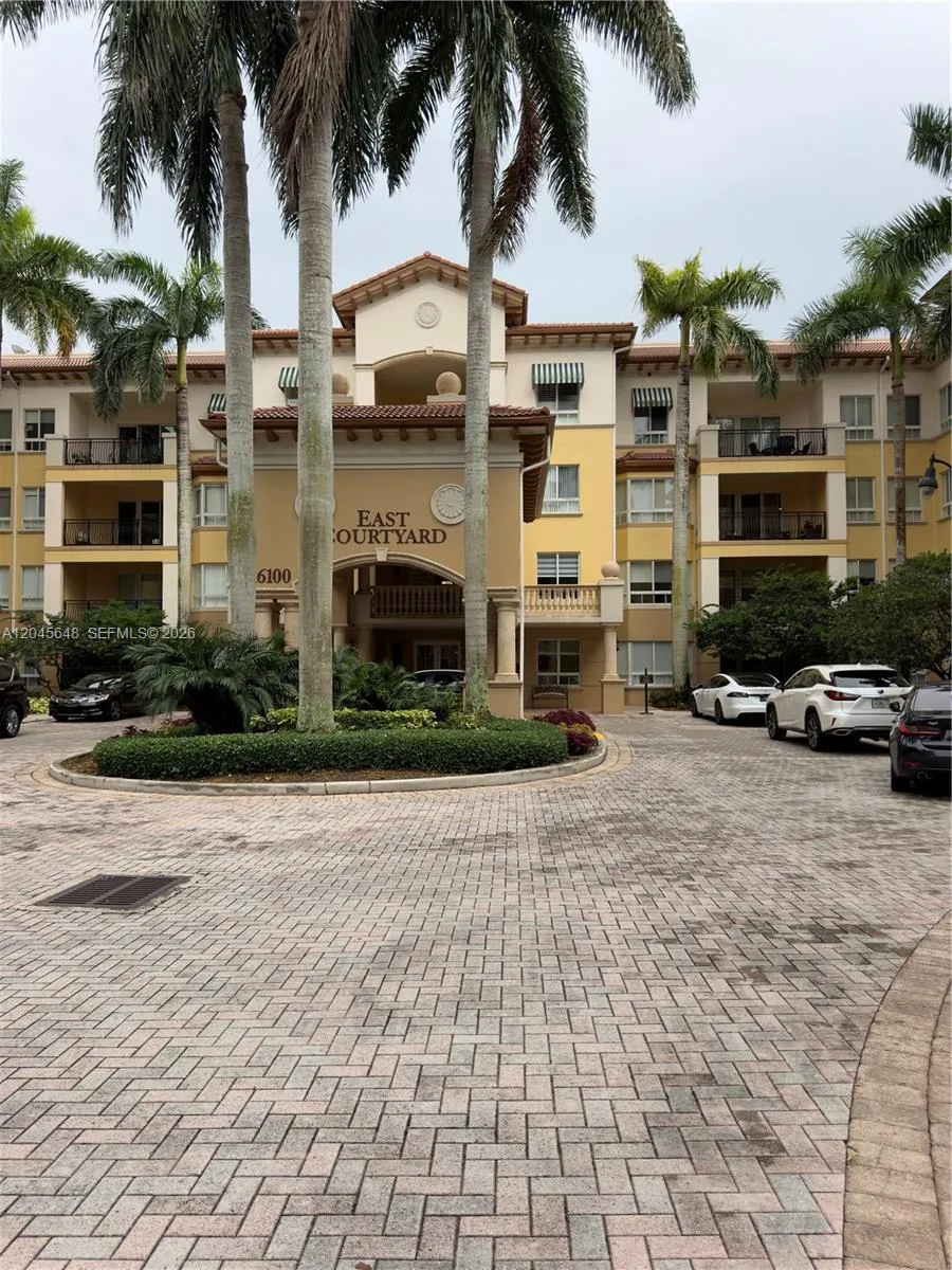 16100 Emerald Estates Dr #281 Weston, FL 33331