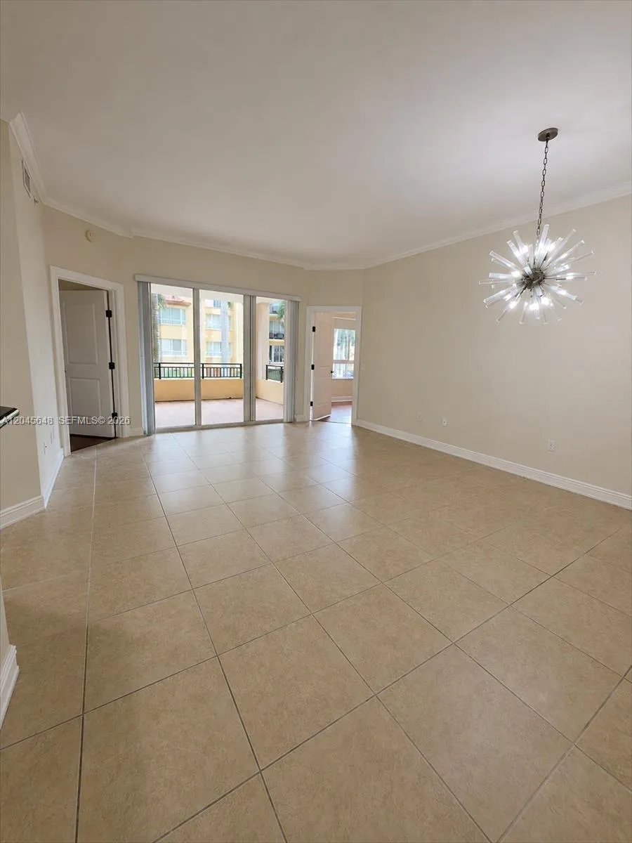16100 Emerald Estates Dr #281 Weston, FL 33331