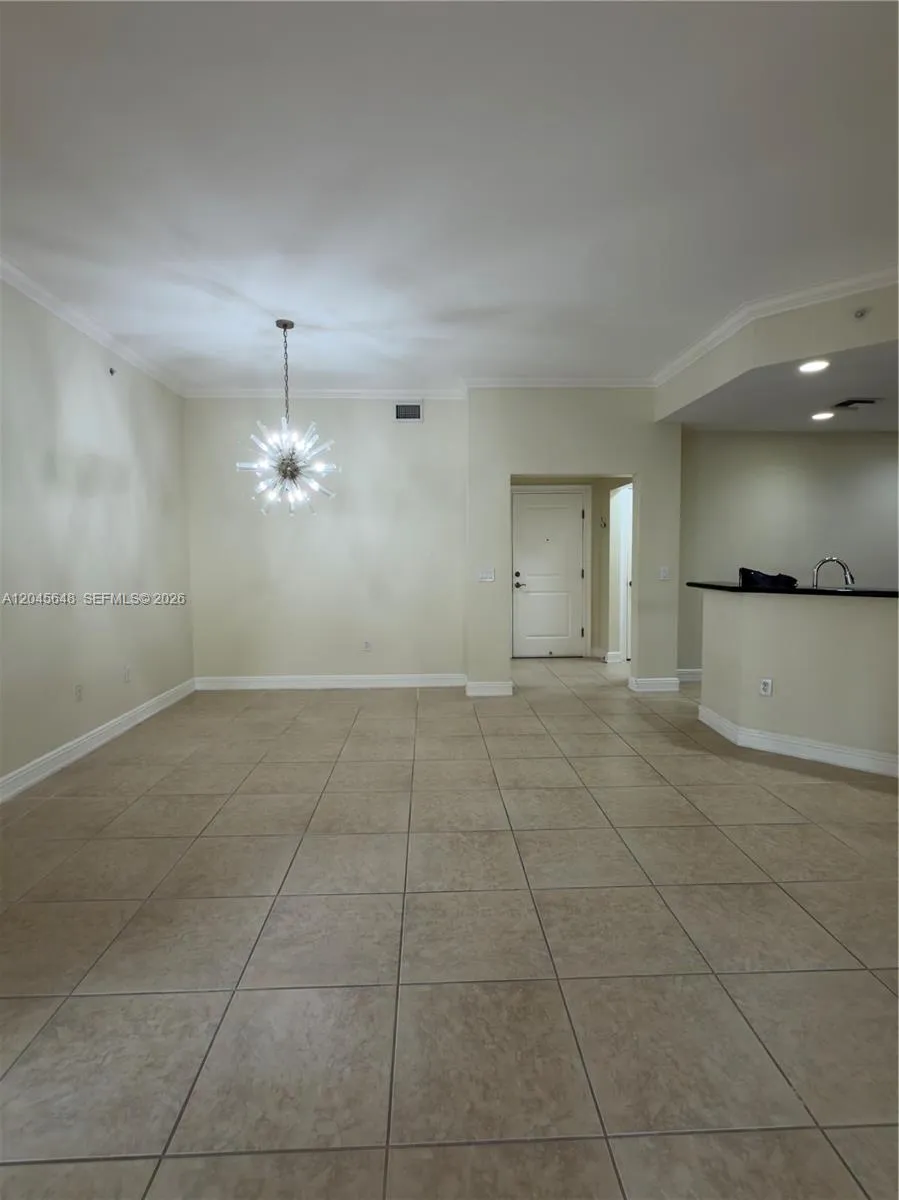 16100 Emerald Estates Dr #281 Weston, FL 33331