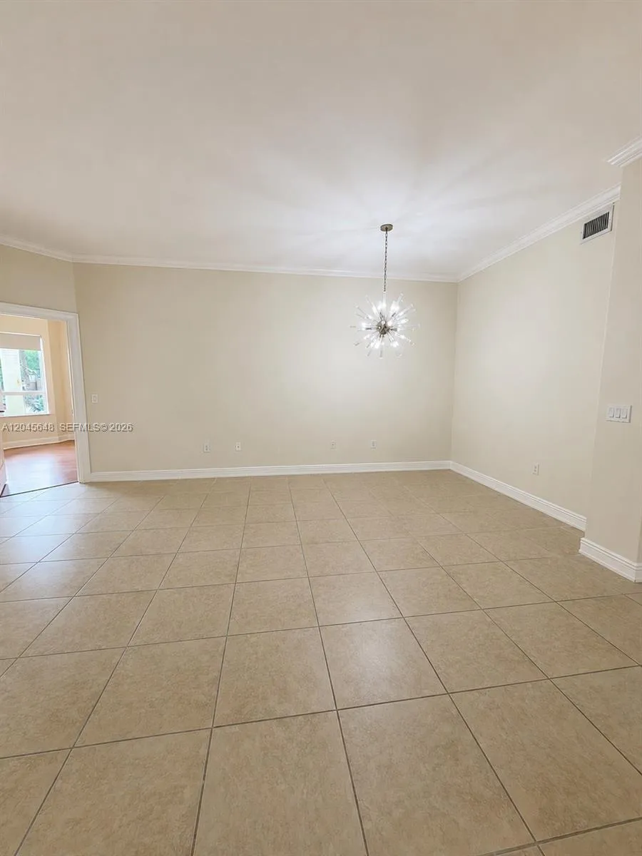 16100 Emerald Estates Dr #281 Weston, FL 33331