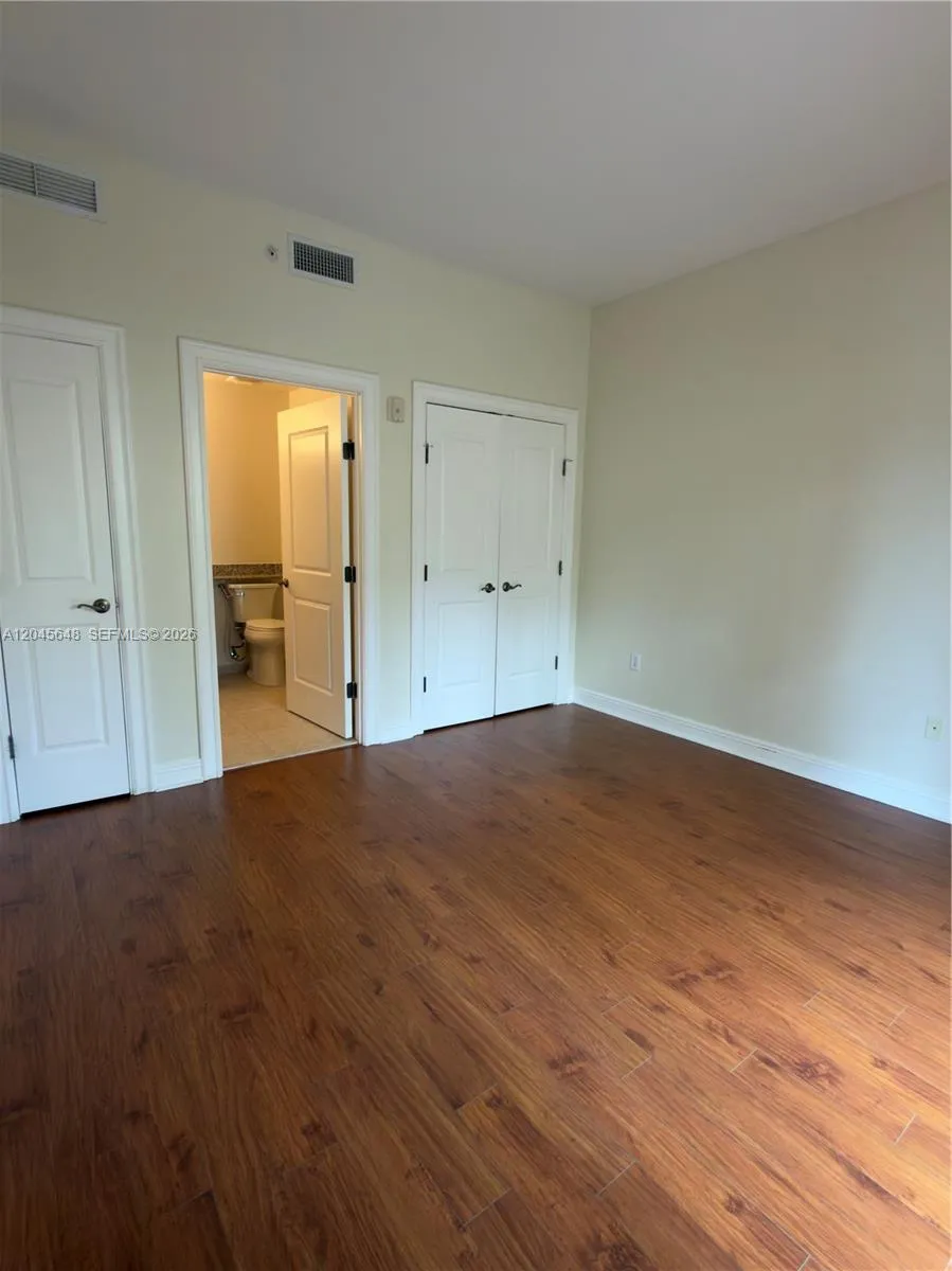 16100 Emerald Estates Dr #281 Weston, FL 33331
