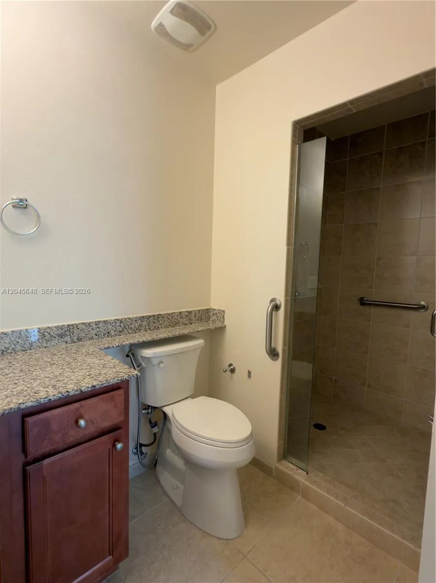 16100 Emerald Estates Dr #281 Weston, FL 33331