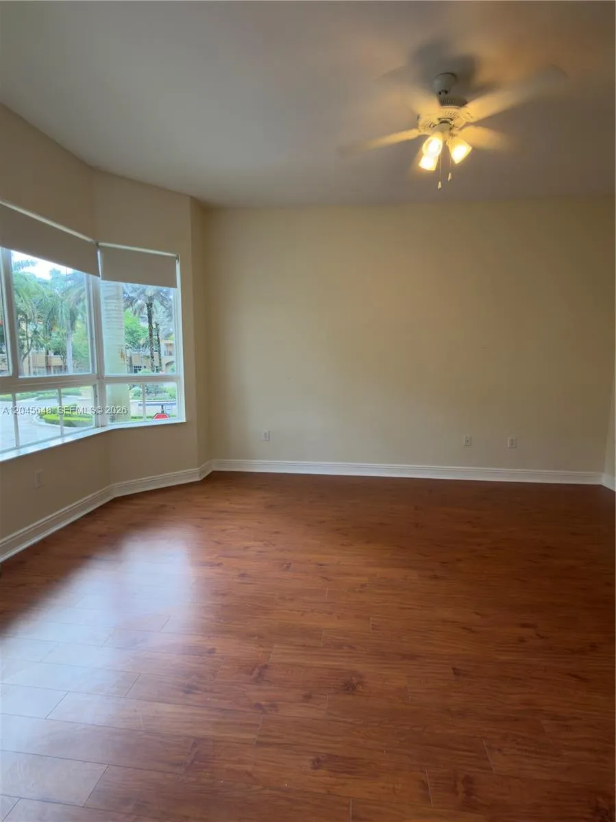 16100 Emerald Estates Dr #281 Weston, FL 33331