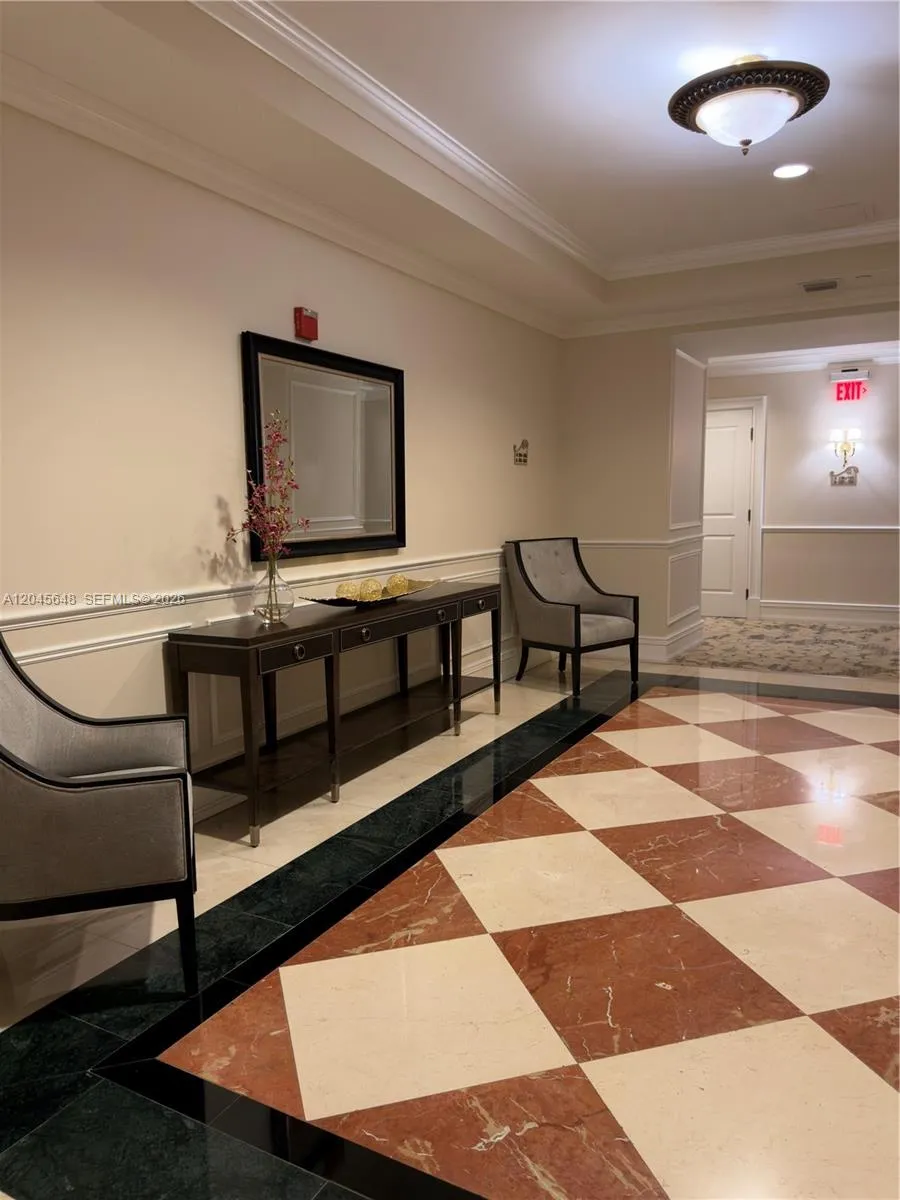 16100 Emerald Estates Dr #281 Weston, FL 33331