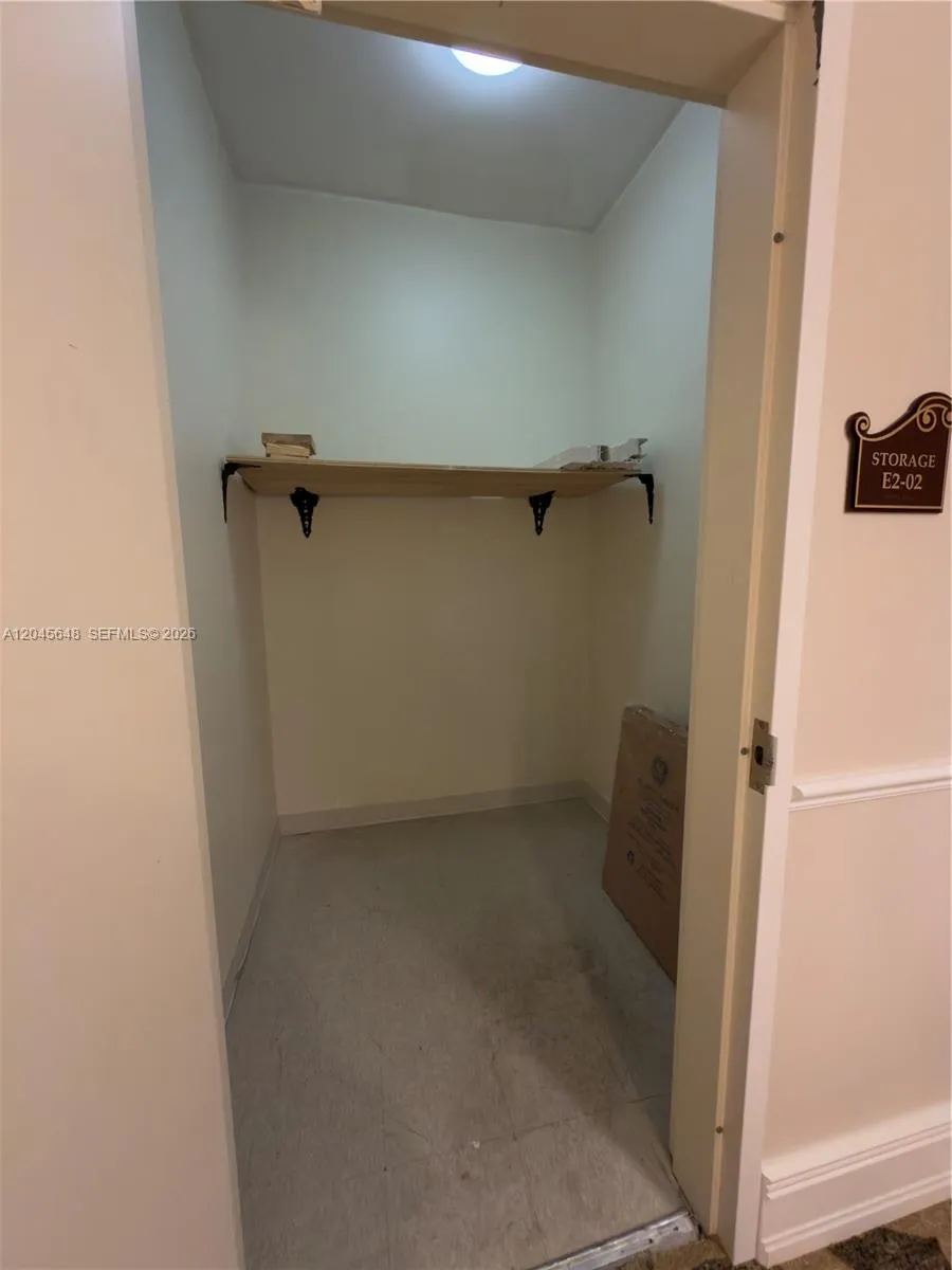 16100 Emerald Estates Dr #281 Weston, FL 33331