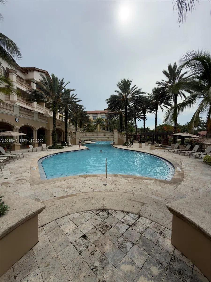 16100 Emerald Estates Dr #281 Weston, FL 33331