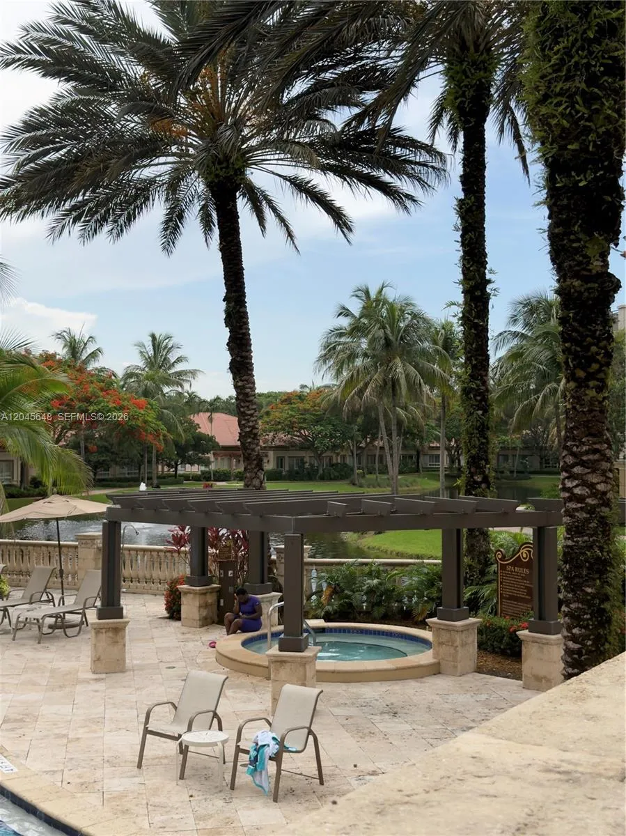 16100 Emerald Estates Dr #281 Weston, FL 33331