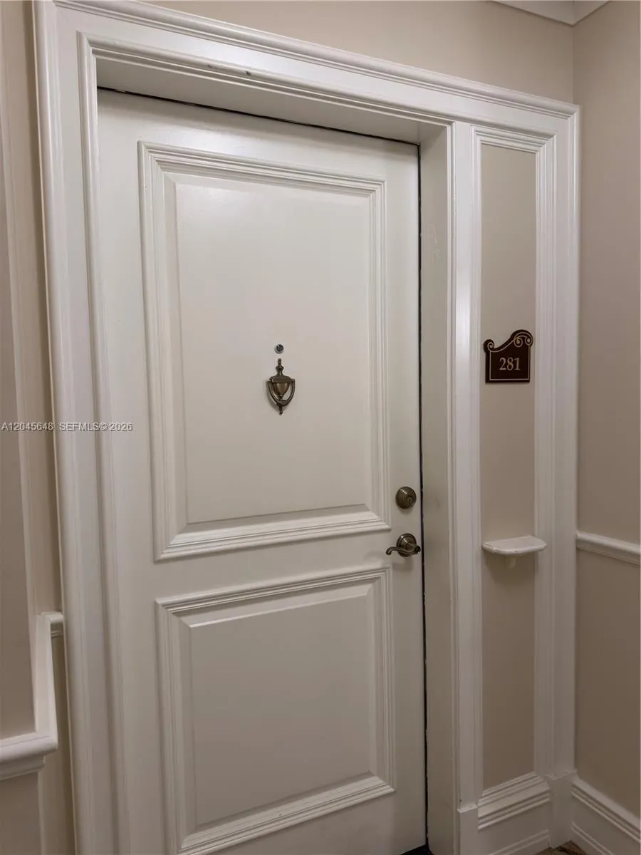 16100 Emerald Estates Dr #281 Weston, FL 33331