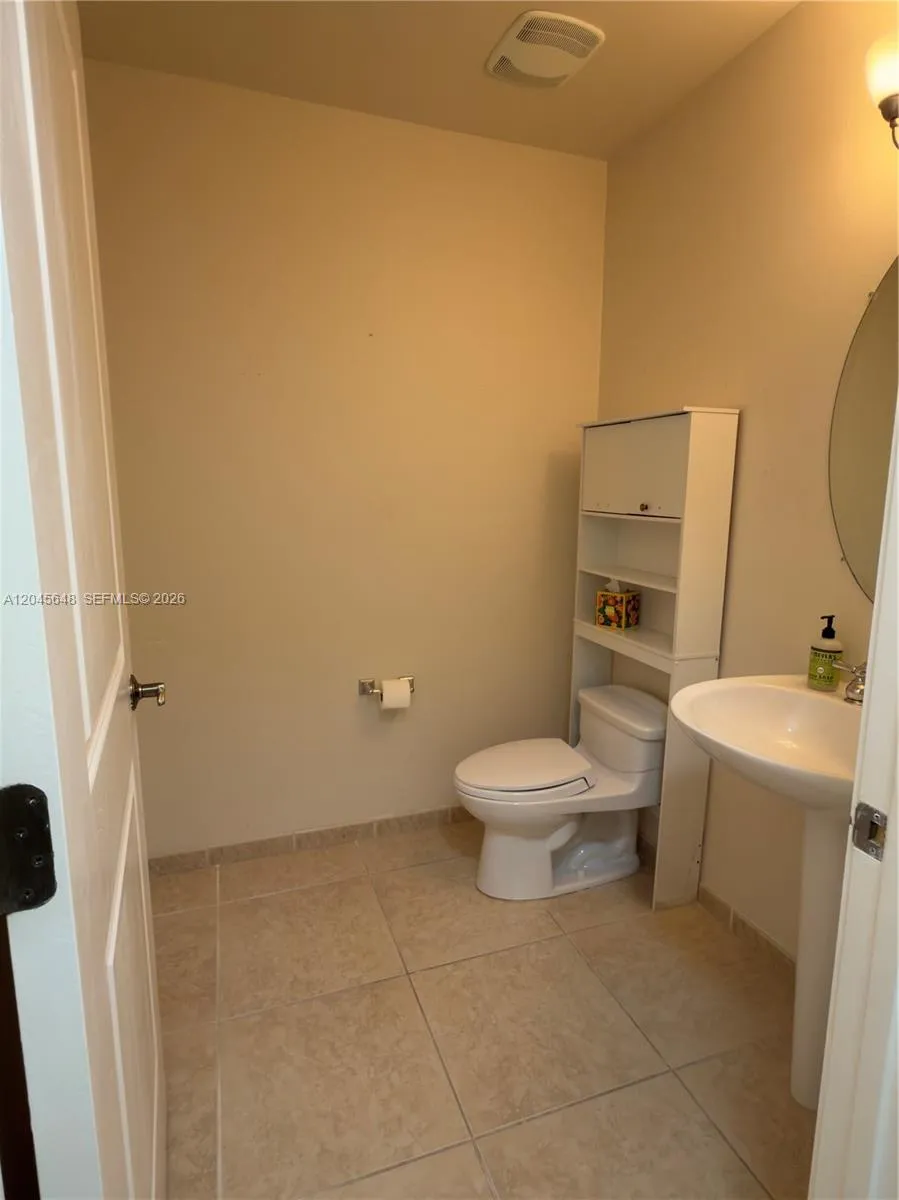 16100 Emerald Estates Dr #281 Weston, FL 33331