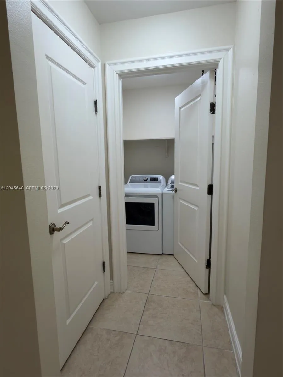 16100 Emerald Estates Dr #281 Weston, FL 33331