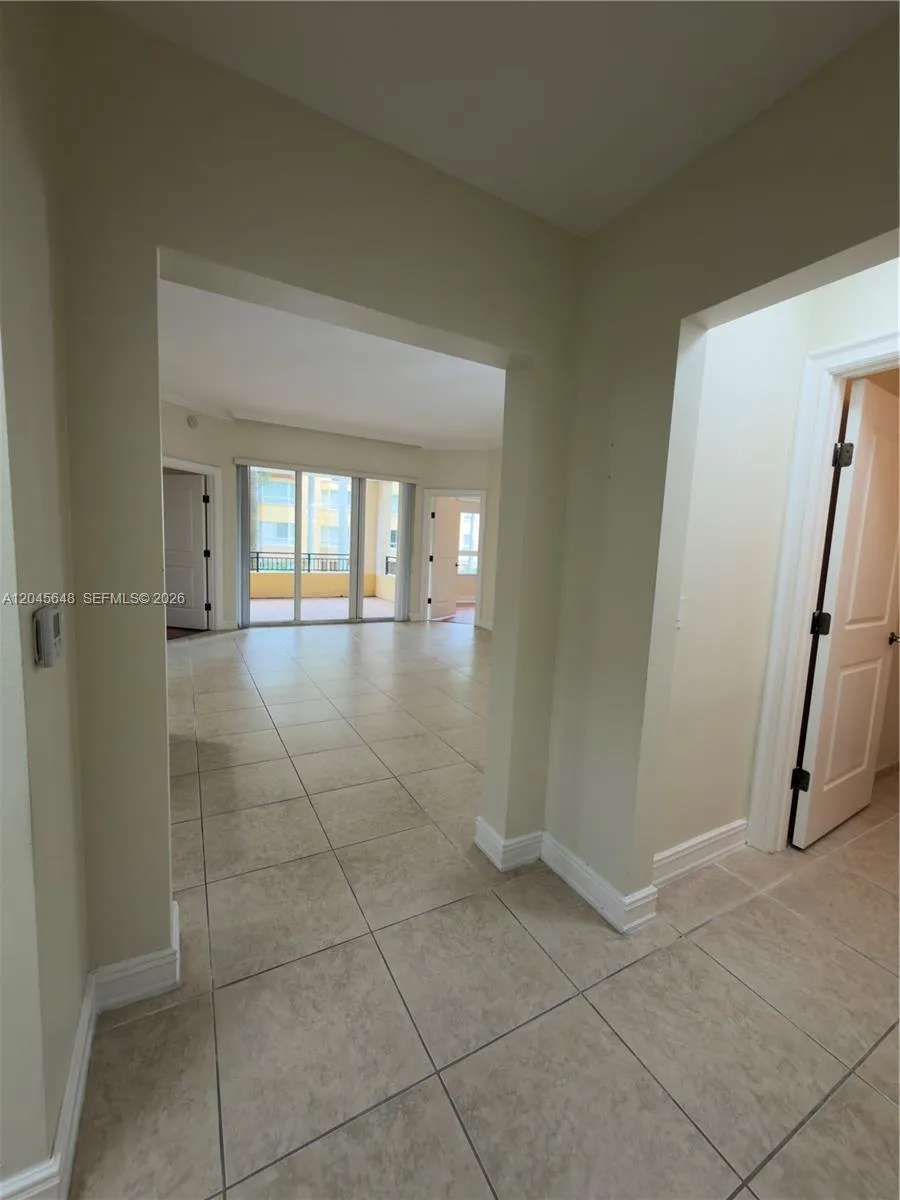16100 Emerald Estates Dr #281 Weston, FL 33331