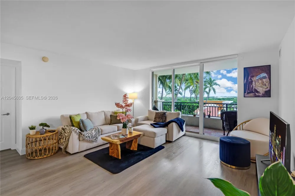 3232 SW 22nd Ter #804 Miami, FL 33145