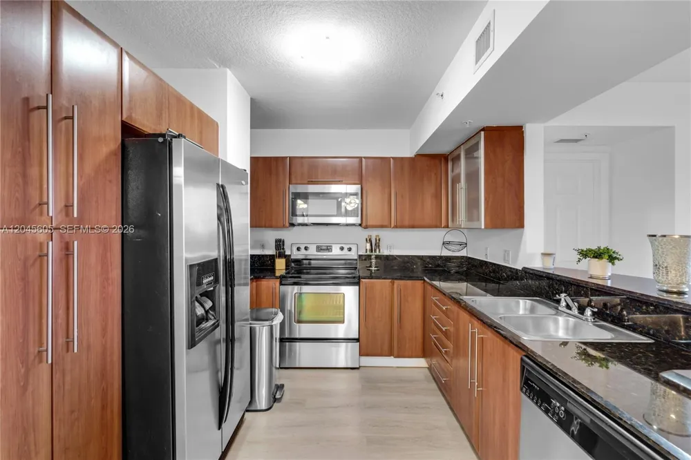 3232 SW 22nd Ter #804 Miami, FL 33145