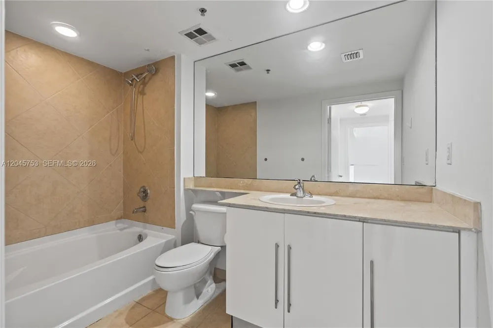 335 S Biscayne Blvd #3503 Miami, FL 33131