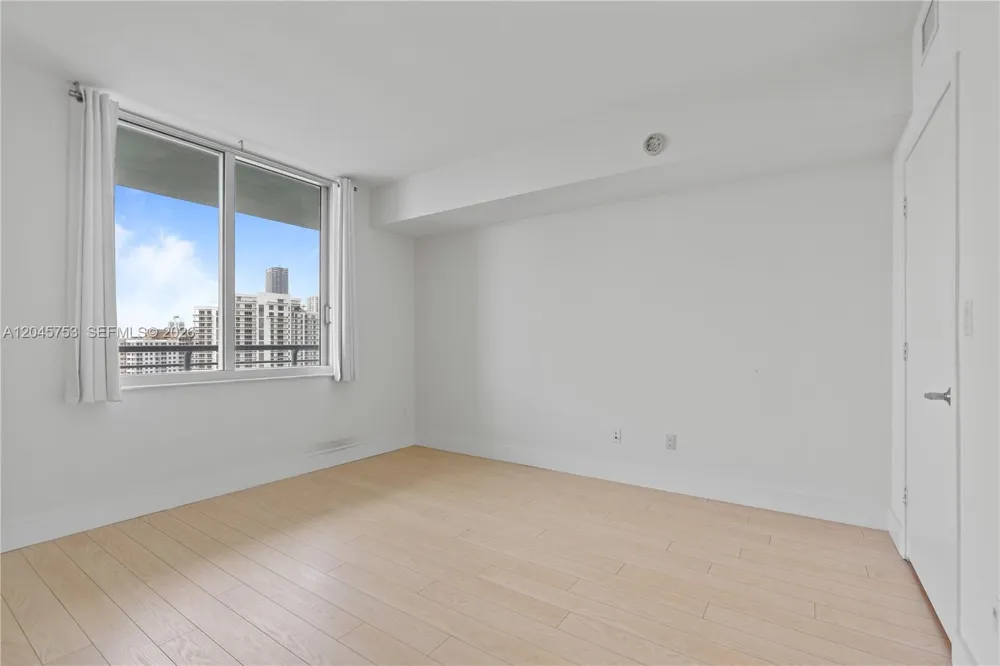 335 S Biscayne Blvd #3503 Miami, FL 33131