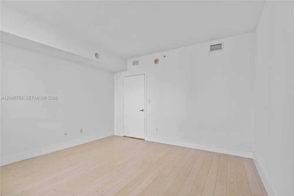 335 S Biscayne Blvd #3503 Miami, FL 33131