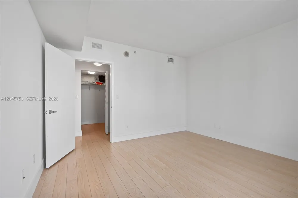 335 S Biscayne Blvd #3503 Miami, FL 33131
