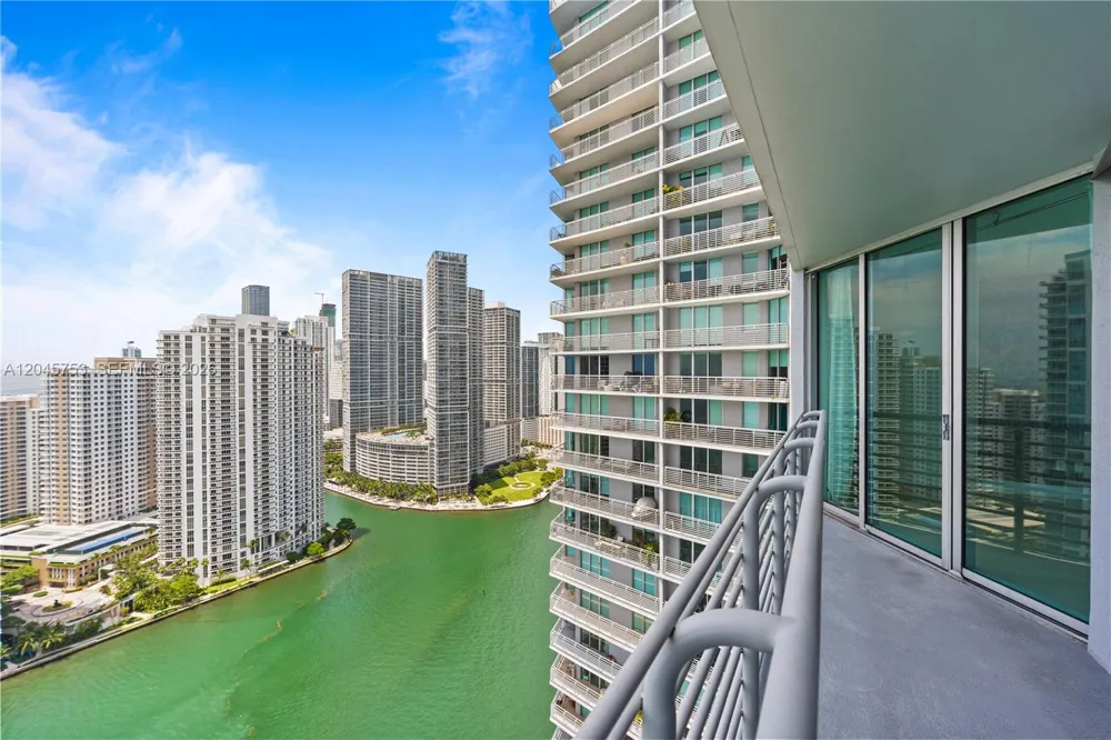 335 S Biscayne Blvd #3503 Miami, FL 33131