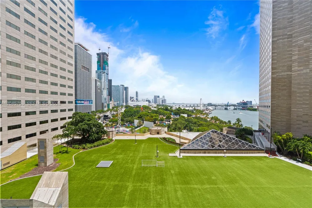 335 S Biscayne Blvd #3503 Miami, FL 33131