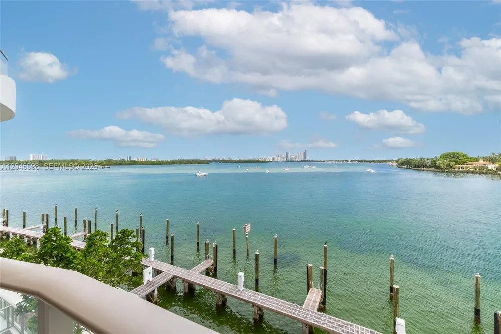 1135 103rd St #405 Bay Harbor Islands, FL 33154