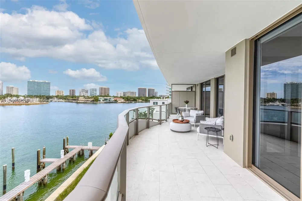 1135 103rd St #405 Bay Harbor Islands, FL 33154