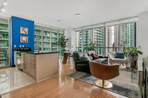 79 SW 12th St #2107-S