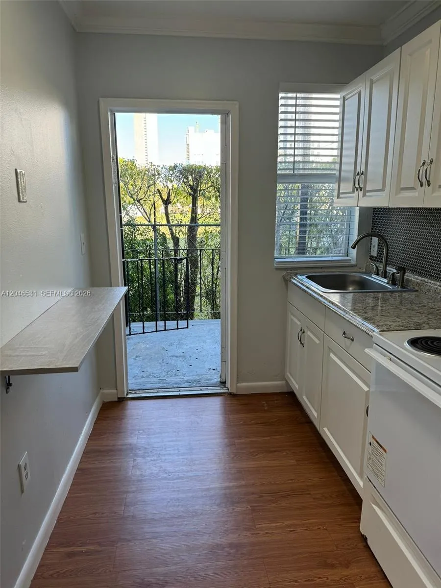 103 NW 6th Ave #2 Miami, FL 33128