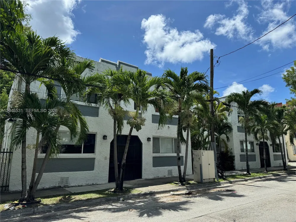 103 NW 6th Ave #2 Miami, FL 33128