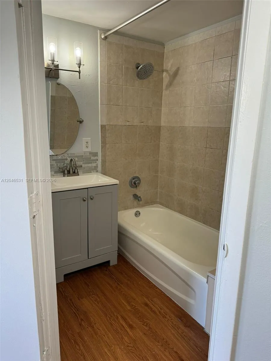 103 NW 6th Ave #2 Miami, FL 33128
