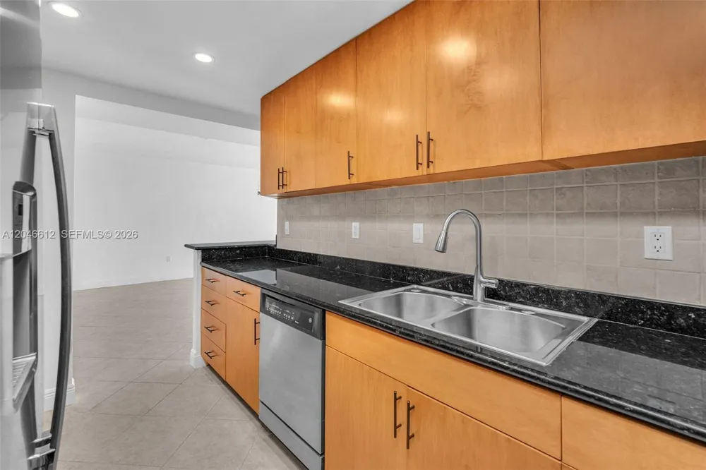 10350 W Bay Harbor Dr #8F Bay Harbor Islands, FL 33154