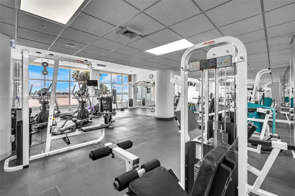 10350 W Bay Harbor Dr #8F Bay Harbor Islands, FL 33154