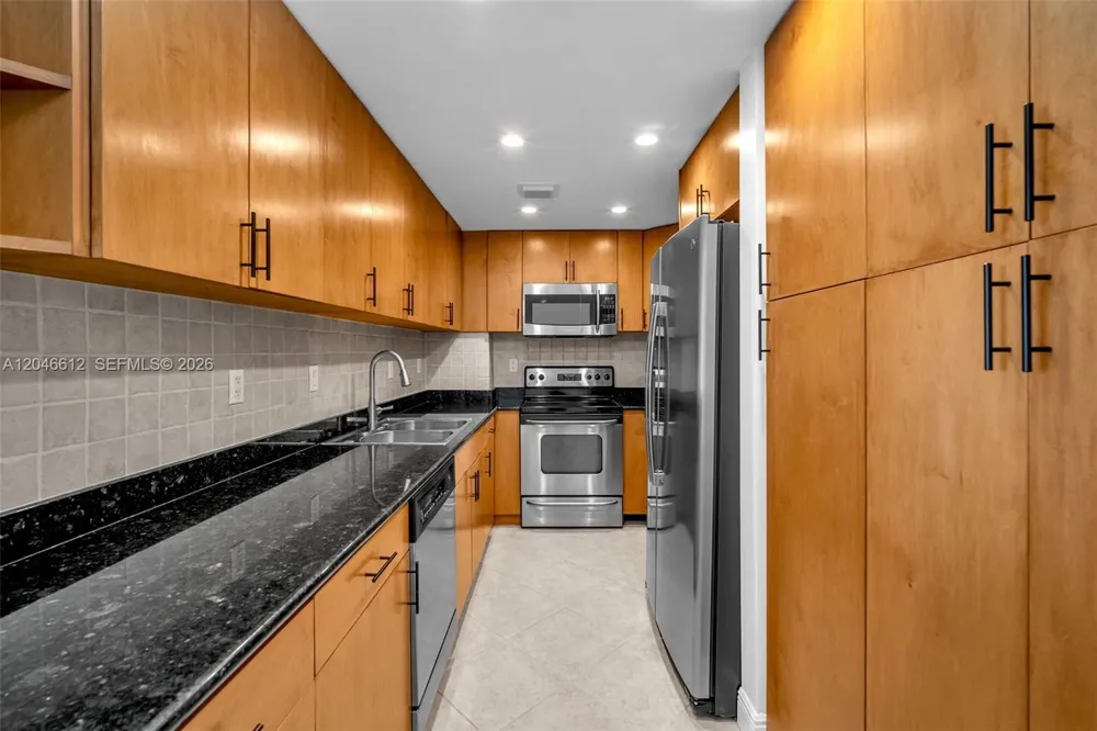 10350 W Bay Harbor Dr #8F Bay Harbor Islands, FL 33154