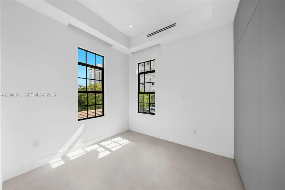 2710 S Le Jeune Rd Coral Gables, FL 33134