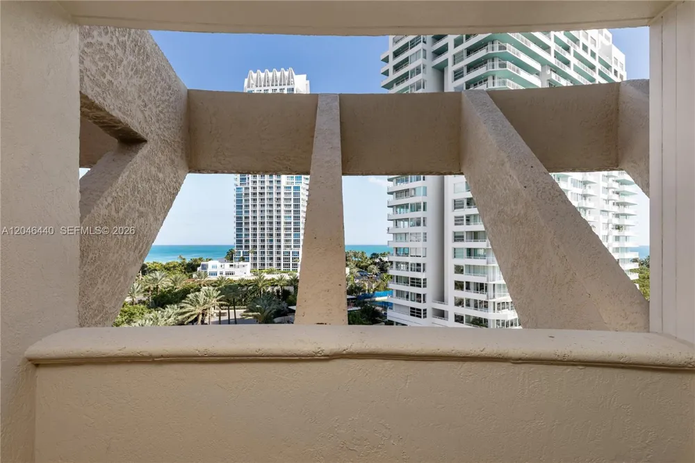 300 S Pointe Dr #907 Miami Beach, FL 33139