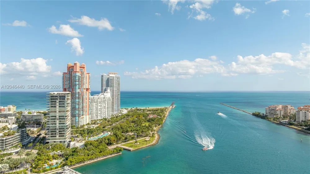 300 S Pointe Dr #907 Miami Beach, FL 33139