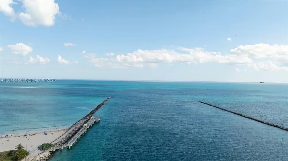 300 S Pointe Dr #907 Miami Beach, FL 33139