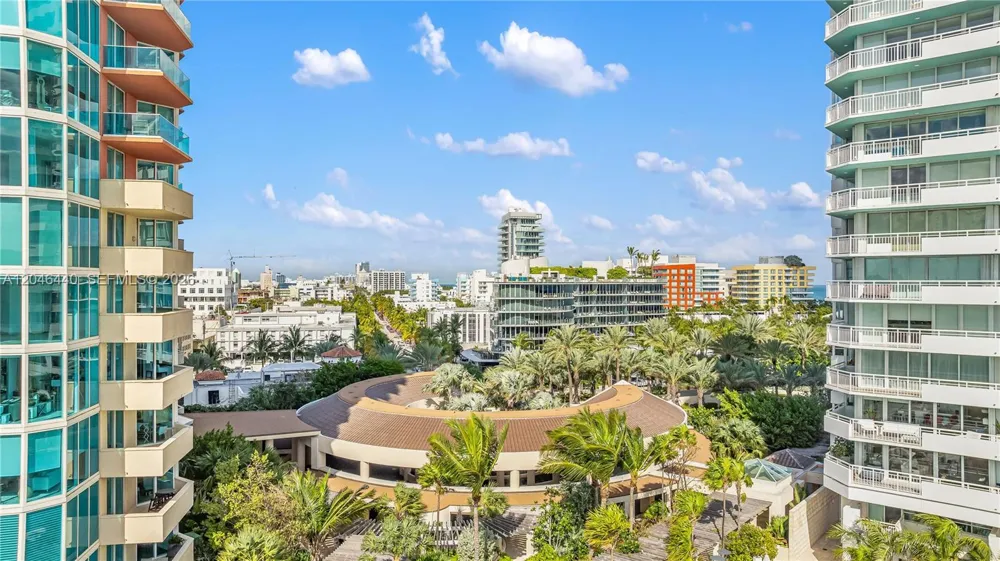 300 S Pointe Dr #907 Miami Beach, FL 33139