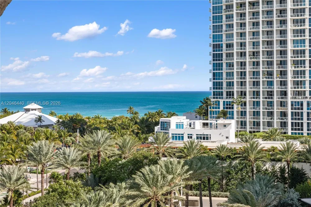 300 S Pointe Dr #907 Miami Beach, FL 33139