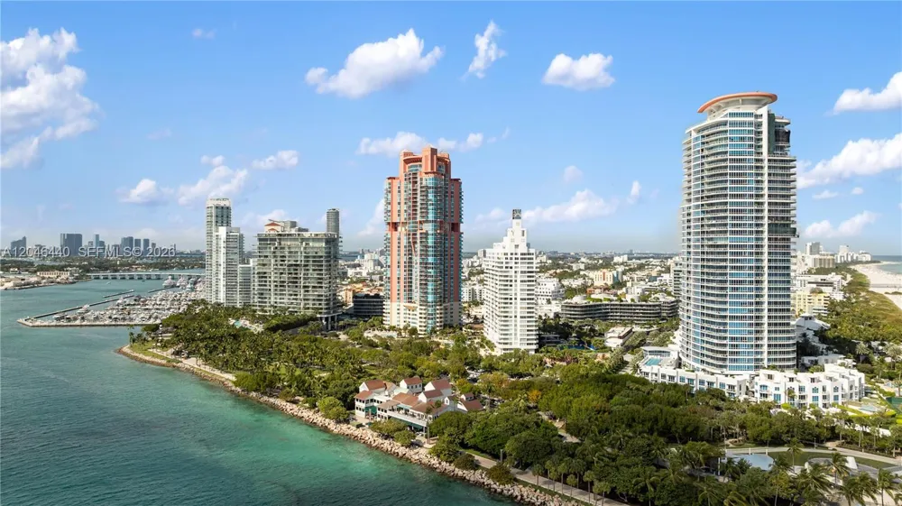 300 S Pointe Dr #907 Miami Beach, FL 33139