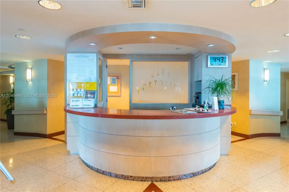 300 S Pointe Dr #907 Miami Beach, FL 33139