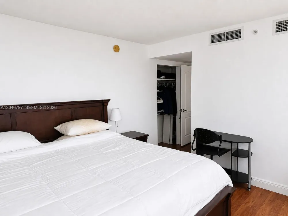 2101 Brickell Ave #1501 Miami, FL 33129