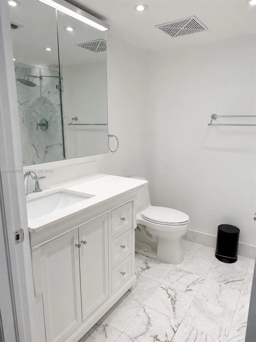 2101 Brickell Ave #1501 Miami, FL 33129
