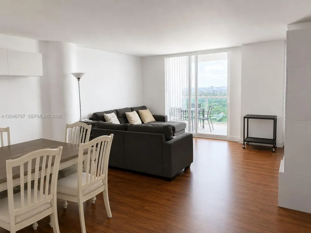 2101 Brickell Ave #1501 Miami, FL 33129