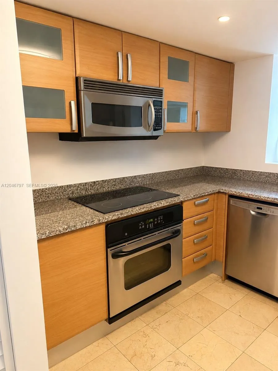 2101 Brickell Ave #1501 Miami, FL 33129
