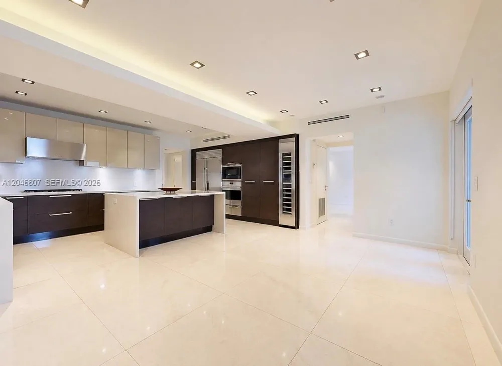 260 S Coconut Ln Miami Beach, FL 33139