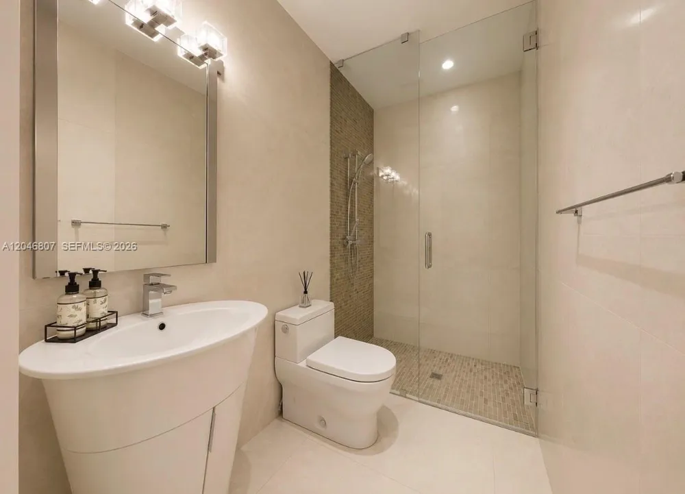 260 S Coconut Ln Miami Beach, FL 33139