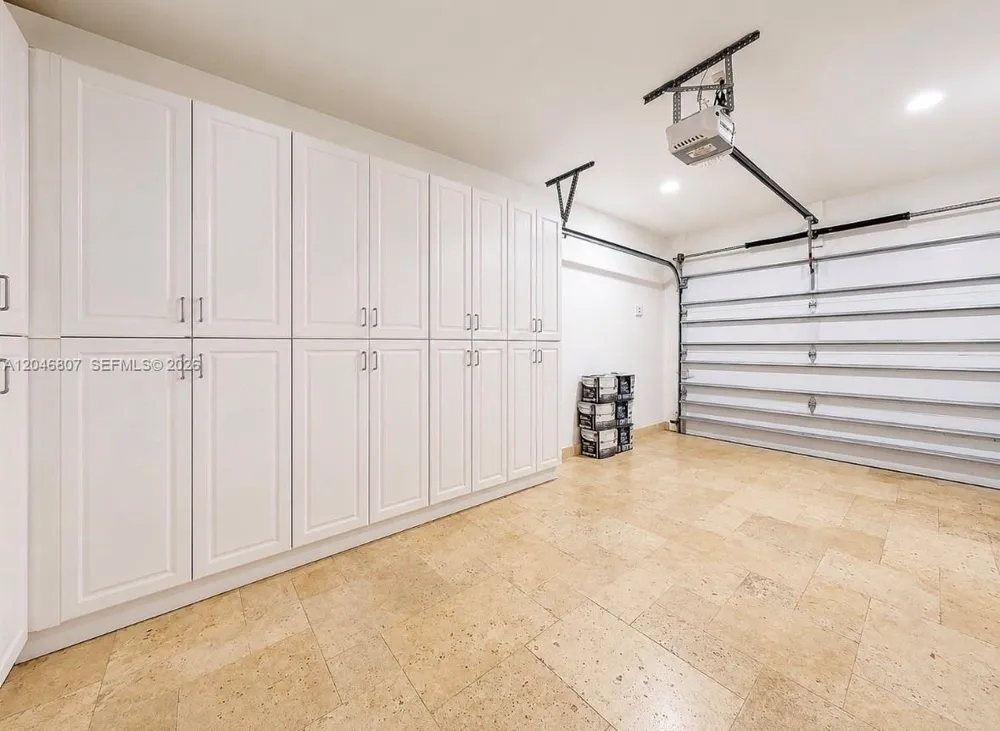 260 S Coconut Ln Miami Beach, FL 33139