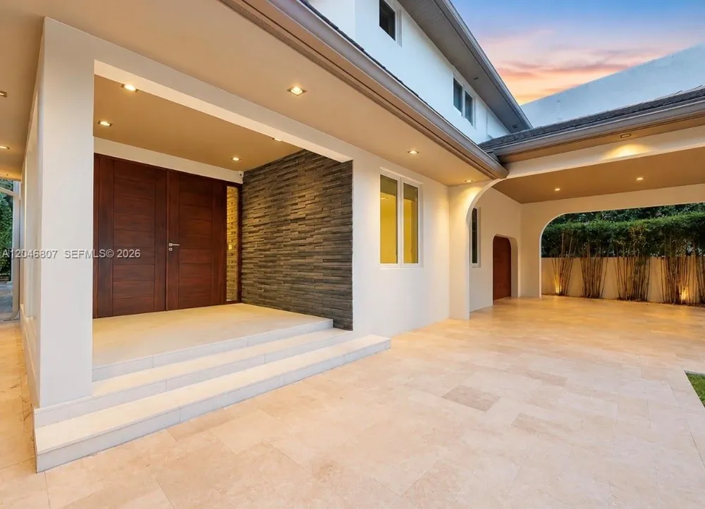260 S Coconut Ln Miami Beach, FL 33139